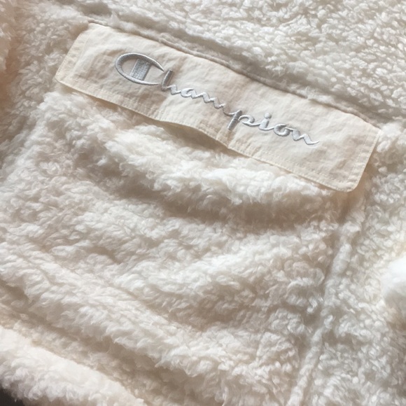 Champion Cream Hooded Sherpa Pull-over - NWT - Picture 2 of 7